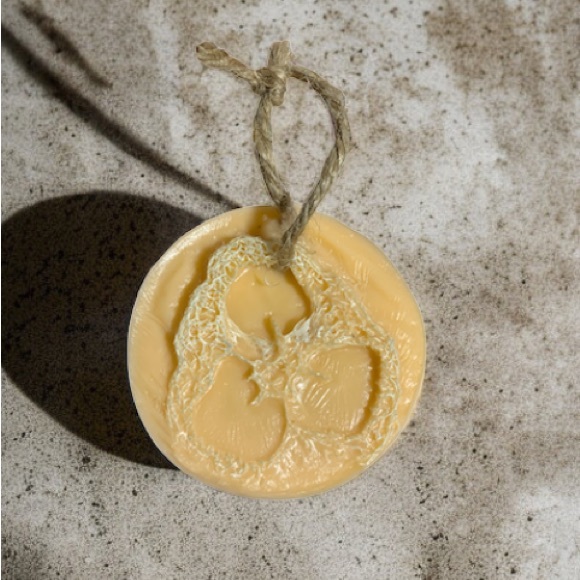 Hand Crafted Loofah Shea Butter Soap - JuJuBee Vanilla Scent (Teal Recta… - Picture 4 of 6